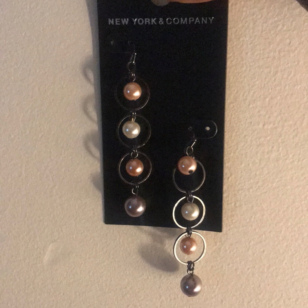 Beautiful New York and Company hanging earrings